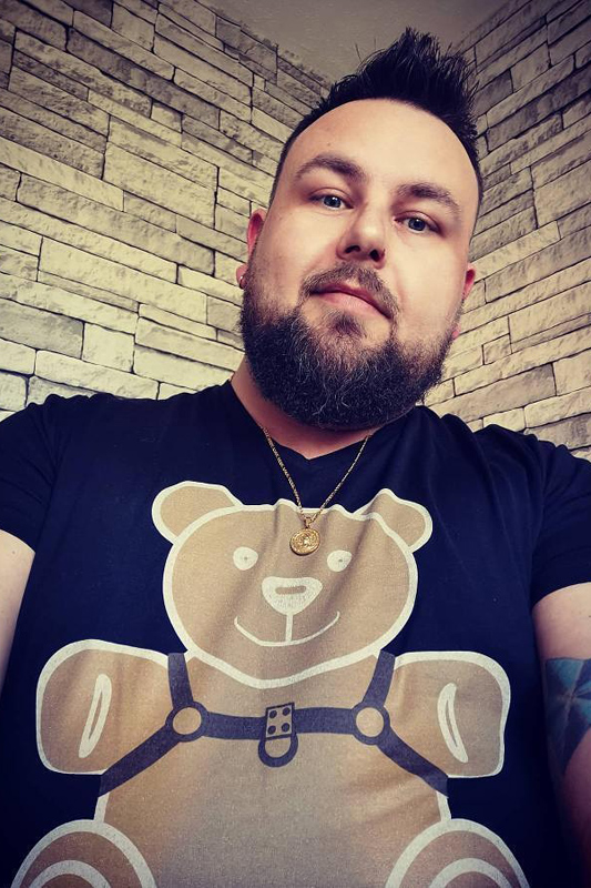 I AM A BEAR - HARNESS BEAR Bear-Tastic Gay Bear T-Shirt